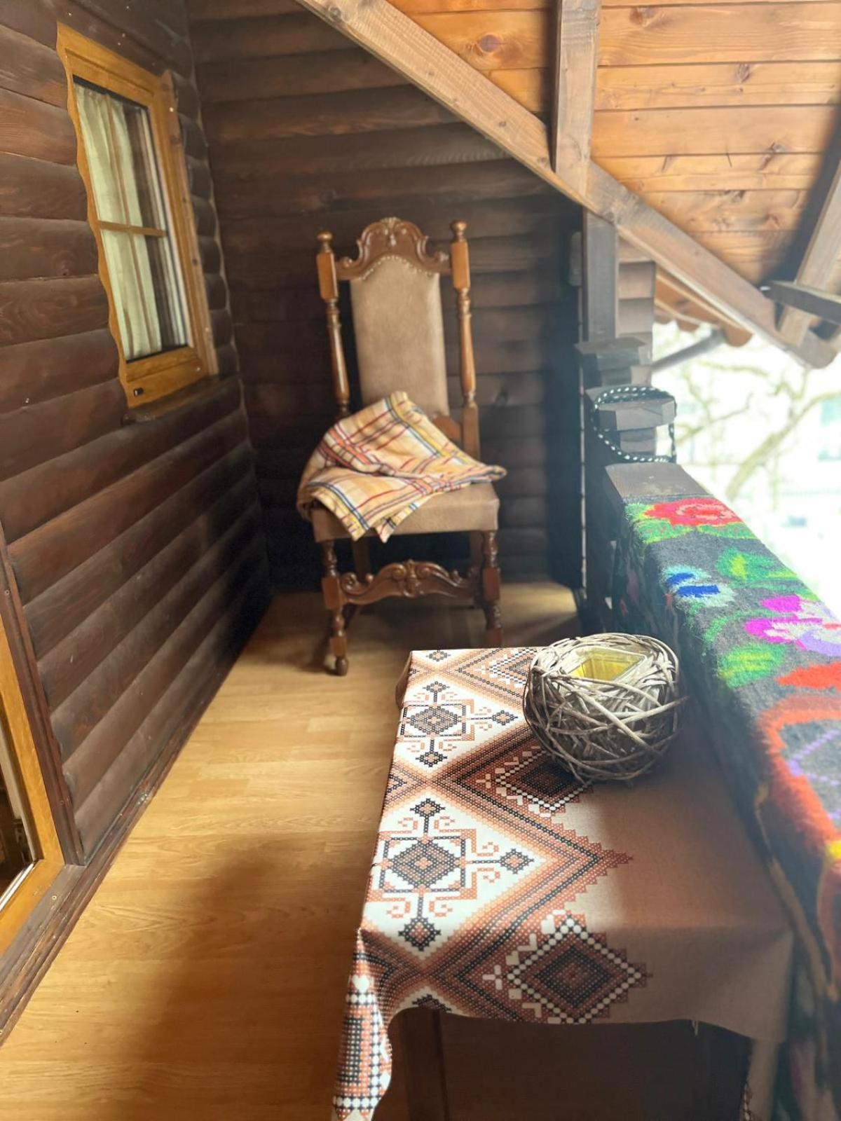 Cabana Rustic Borşa Rum bild